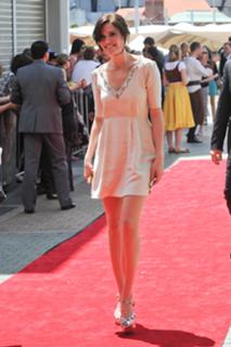 Mandy Moore feet photo thumbnail