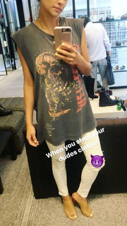 Shay Mitchell feet photo thumbnail