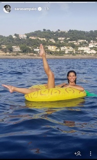 Sara Sampaio feet photo thumbnail