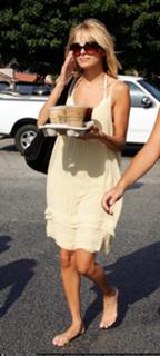Nicole Richie feet photo thumbnail