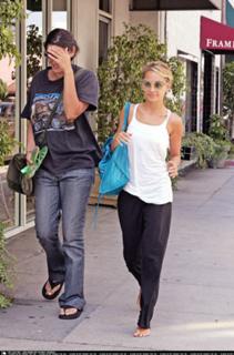 Nicole Richie feet photo thumbnail