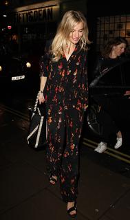 Sienna Miller feet photo thumbnail