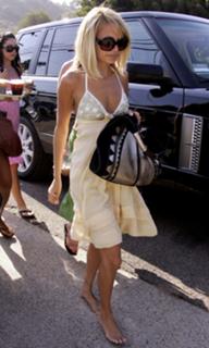 Nicole Richie feet photo thumbnail