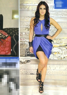 Dulce María feet photo thumbnail