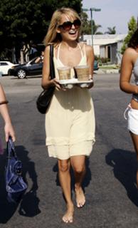 Nicole Richie feet photo thumbnail