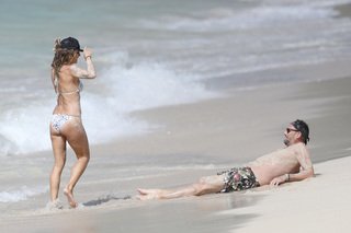 Heidi Klum feet photo thumbnail