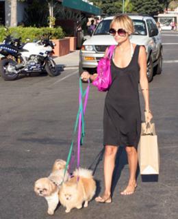 Nicole Richie feet photo thumbnail