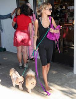 Nicole Richie feet photo thumbnail