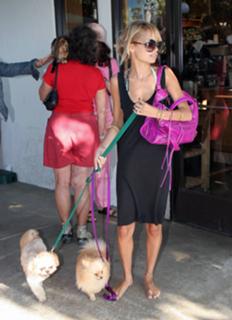 Nicole Richie feet photo thumbnail