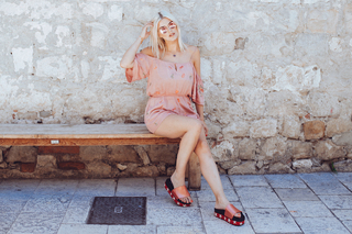 Ashley James feet photo thumbnail