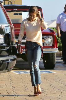 Brooke Burke feet photo thumbnail