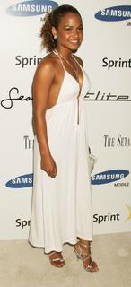 Christina Milian feet photo thumbnail