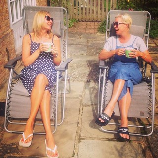 Denise Van Outen feet photo thumbnail