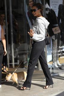 Chrissy Teigen feet photo thumbnail
