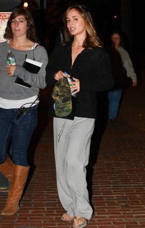 Eliza Dushku feet photo thumbnail