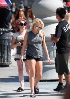 Jorgie Porter feet photo thumbnail