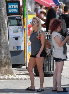 Jorgie Porter feet photo thumbnail