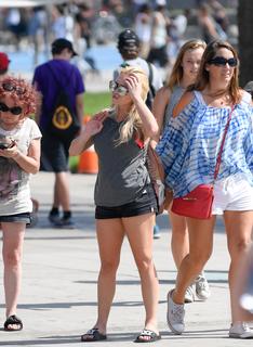 Jorgie Porter feet photo thumbnail