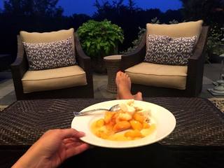 Lisa Robertson feet photo thumbnail