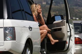 Pamela Anderson feet photo thumbnail