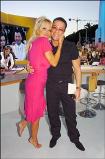 Pamela Anderson feet photo thumbnail
