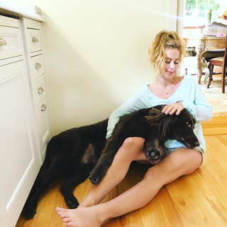 Tara Lipinski feet photo thumbnail