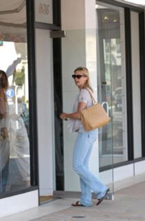 Amy Smart feet photo thumbnail