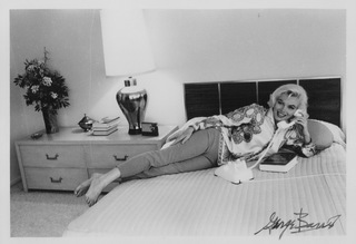 Marilyn Monroe feet photo thumbnail