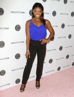 Simone Biles feet photo thumbnail