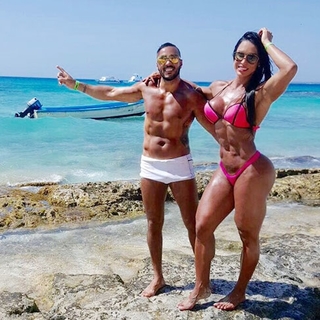 Gracyanne Barbosa feet photo thumbnail