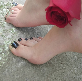 Isa Pes feet photo thumbnail