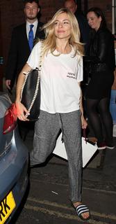 Sienna Miller feet photo thumbnail