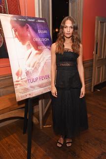 Alicia Vikander feet photo thumbnail