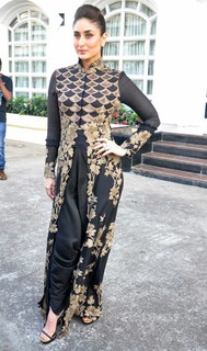 Kareena Kapoor feet photo thumbnail