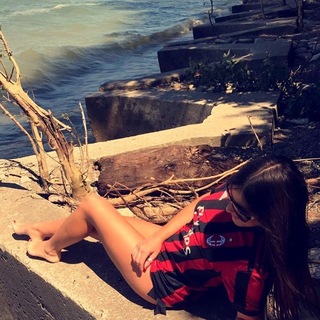 Claudia Romani feet photo thumbnail