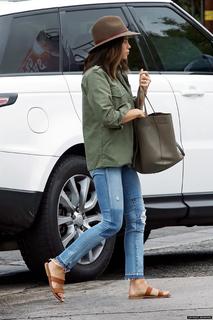 Jenna Dewan feet photo thumbnail