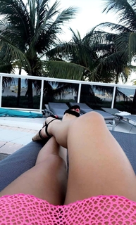 Claudia Romani feet photo thumbnail