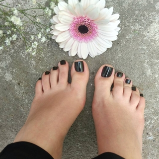 Isa Pes feet photo thumbnail