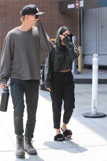 Vanessa Hudgens feet photo thumbnail