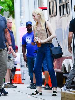 Emma Stone feet photo thumbnail