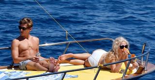 Pixie Lott feet photo thumbnail