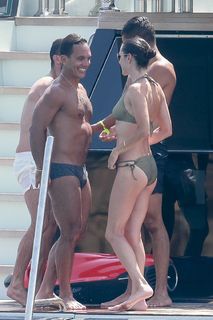 Jennifer Connelly feet photo thumbnail