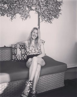Ellie Goulding feet photo thumbnail