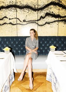Leighton Meester feet photo thumbnail