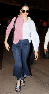 Deepika Padukone feet photo thumbnail