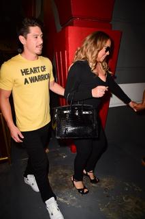 Mariah Carey feet photo thumbnail