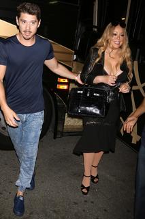 Mariah Carey feet photo thumbnail