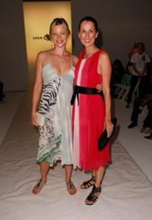 Amy Smart feet photo thumbnail