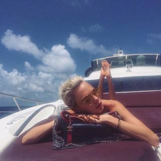 Cara Delevingne feet photo thumbnail