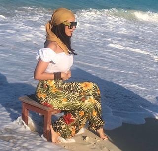 Dorra Zarrouk feet photo thumbnail